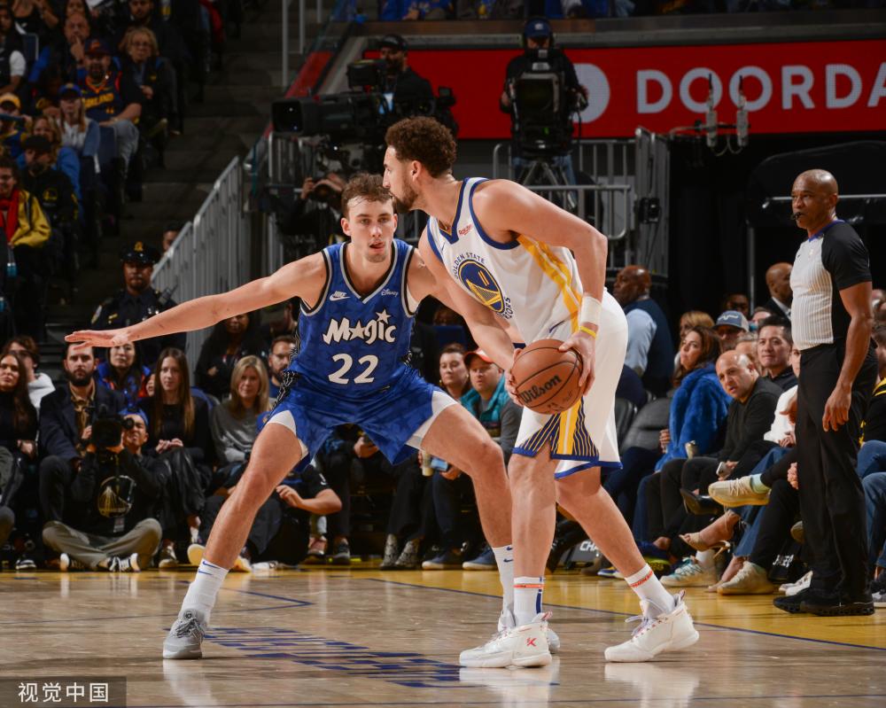 更反映出皇 更反映出皇